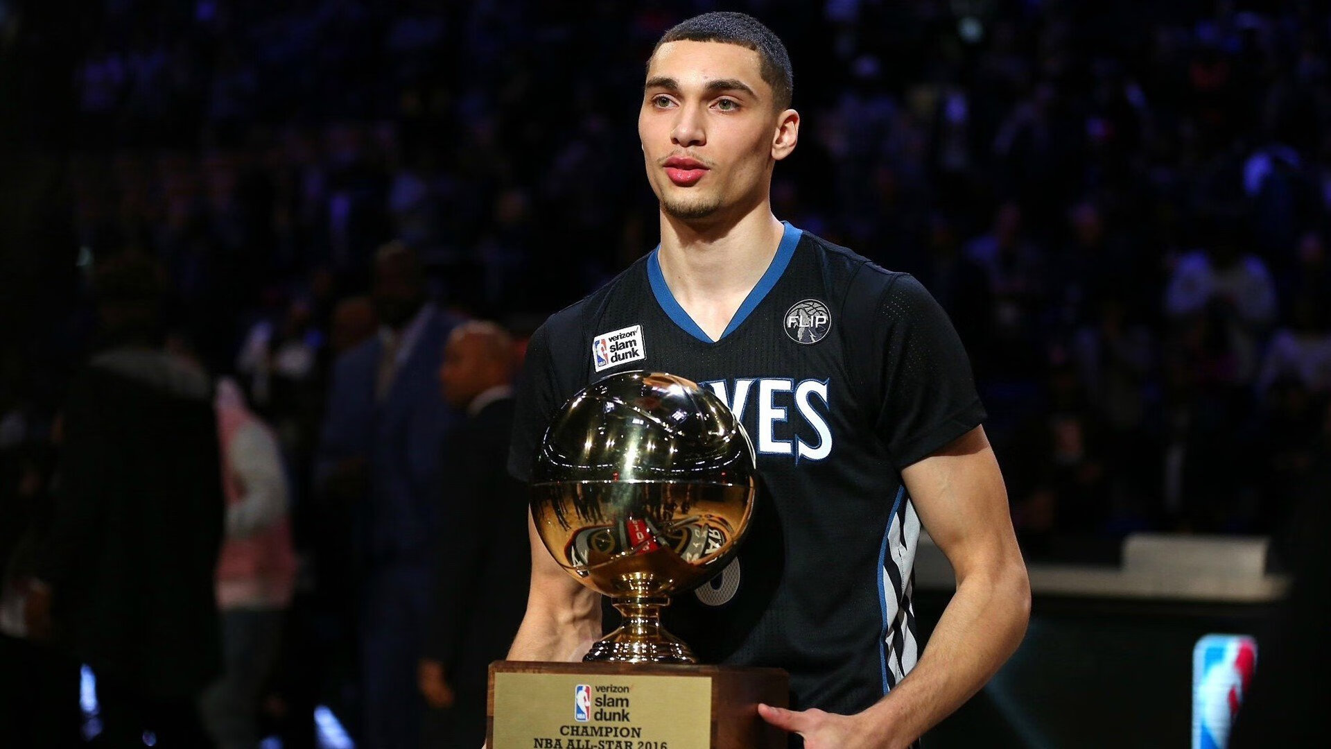 竞技+娱乐：打造多样娱乐体验的电竞场景探索，电竞娱乐产业